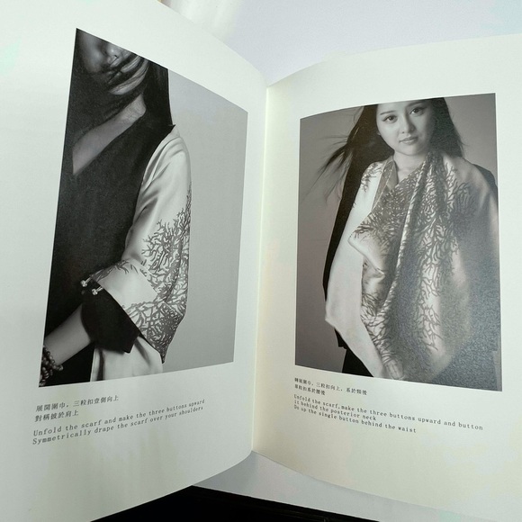 SHENG TANG PEONY 100% Silk Wrap/Shaw Convertible 20x70 Blue, Ivory, New w/tags - Picture 12 of 13